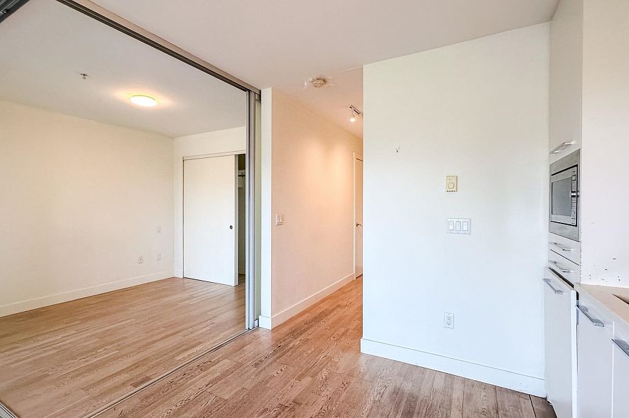 202 4355 W 10th Avenue Vancouver, BC - 11