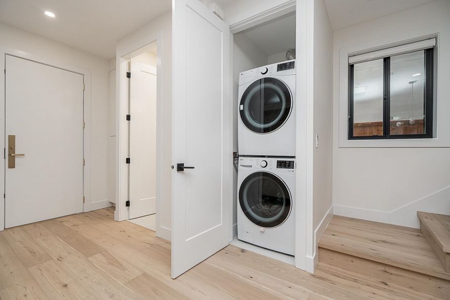 1 150 E 51st Avenue Vancouver, BC - 18