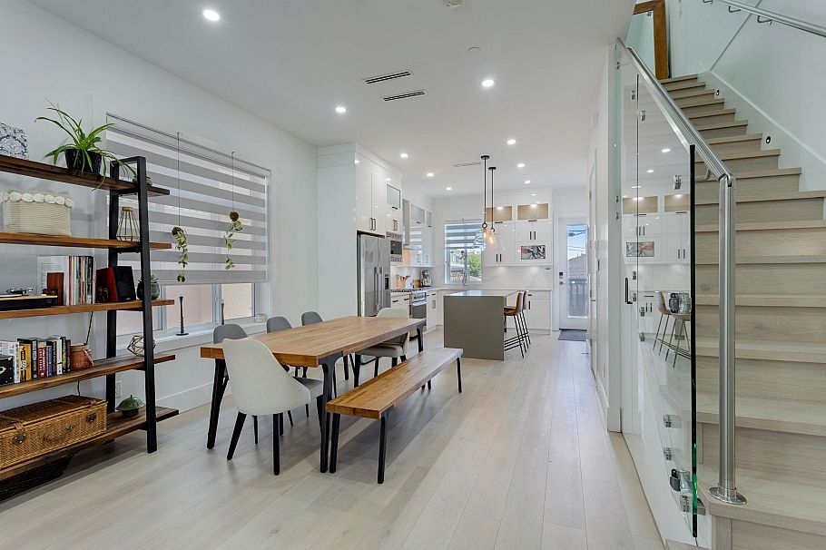 2868 E 49th Avenue Vancouver, BC - 10