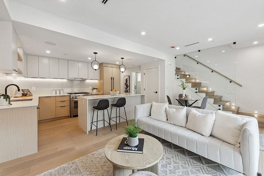 3383 Victoria Drive Vancouver, BC - 1