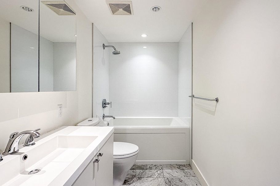 202 4355 W 10th Avenue Vancouver, BC - 13