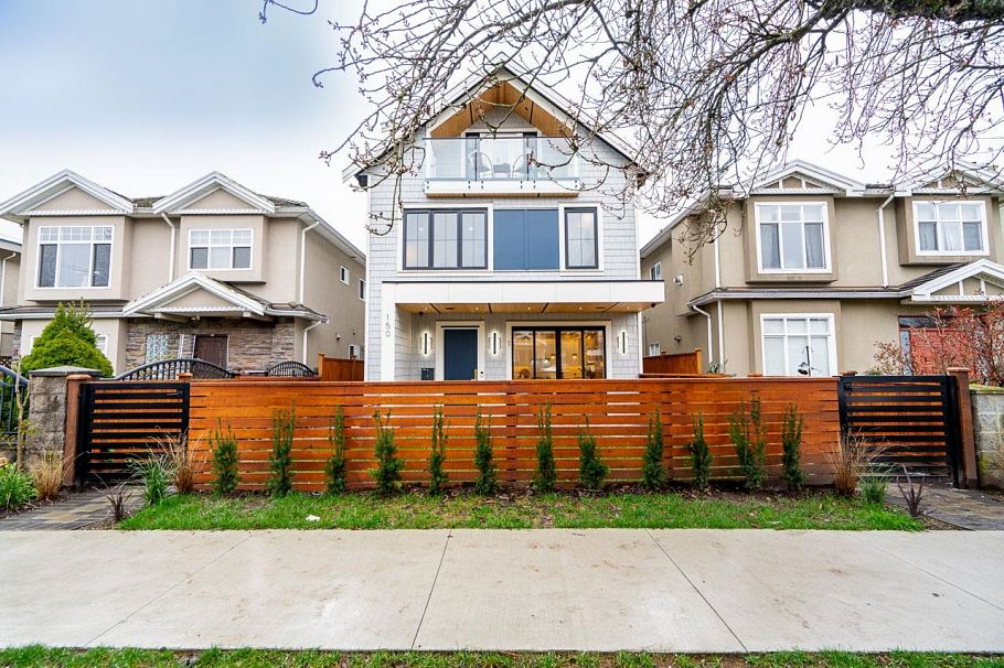1 150 E 51st Avenue Vancouver, BC - 1