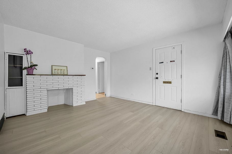 3006 E 27th Avenue Vancouver, BC - 6