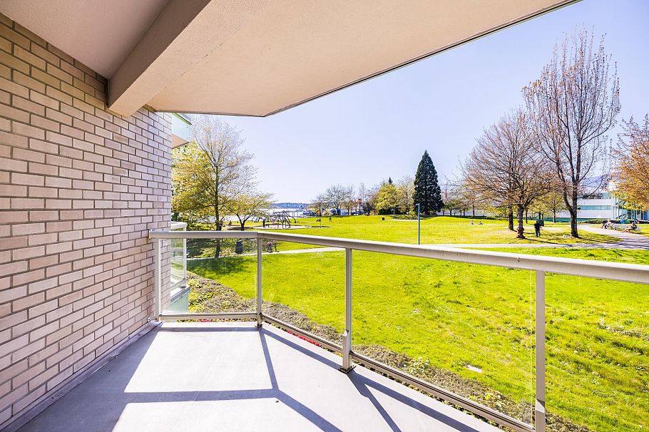 1206 33 Chesterfield Place North Vancouver, BC - 38