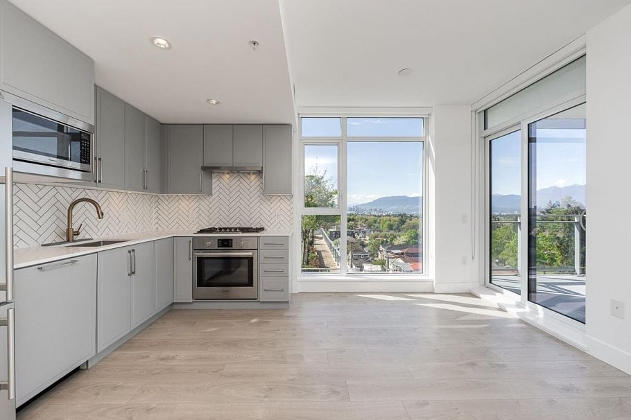 807 2435 Kingsway Vancouver, BC - 9