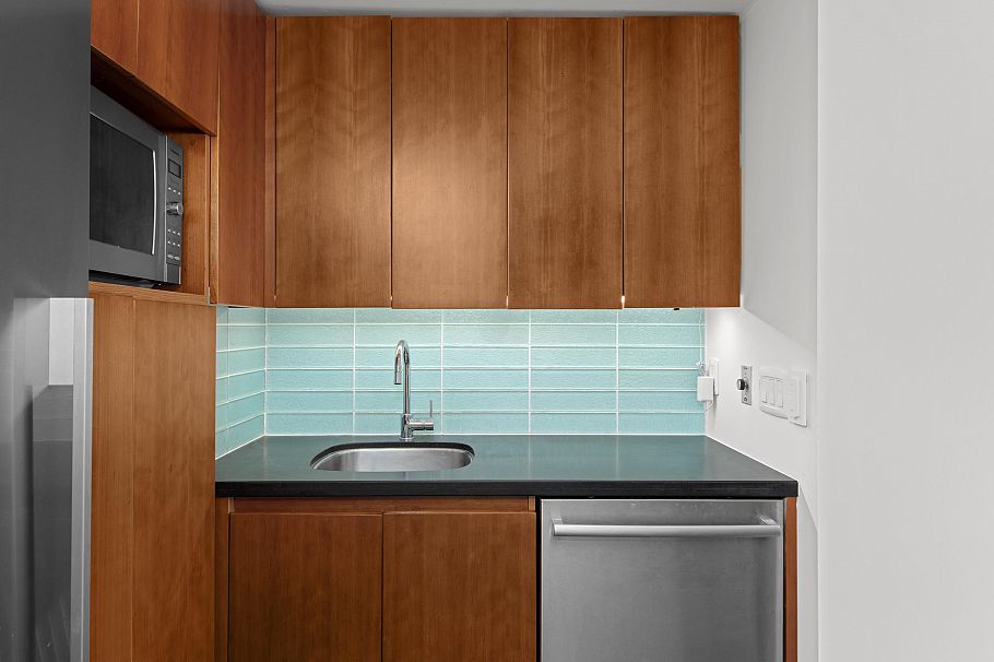 9 1934 Barclay Street Vancouver, BC - 6