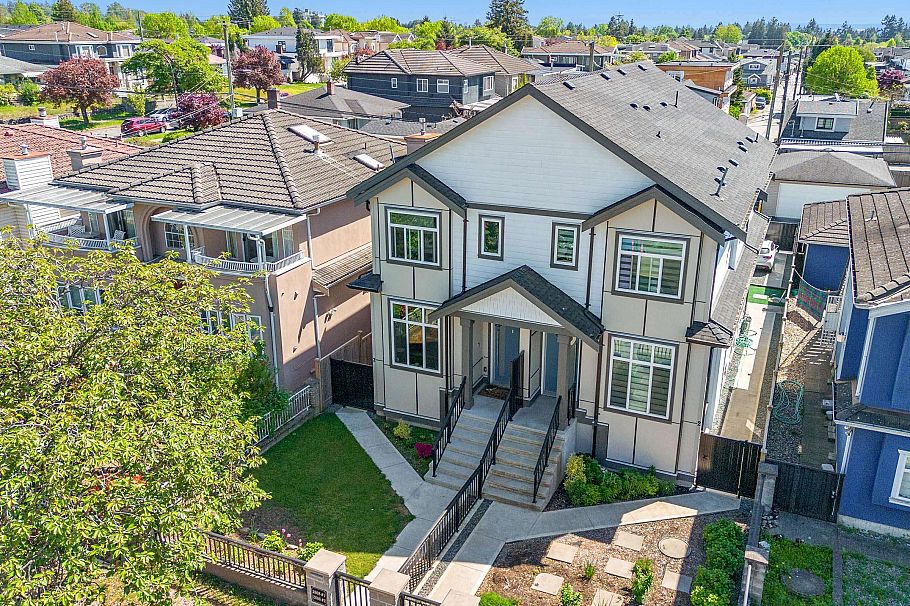 2868 E 49th Avenue Vancouver, BC - 33