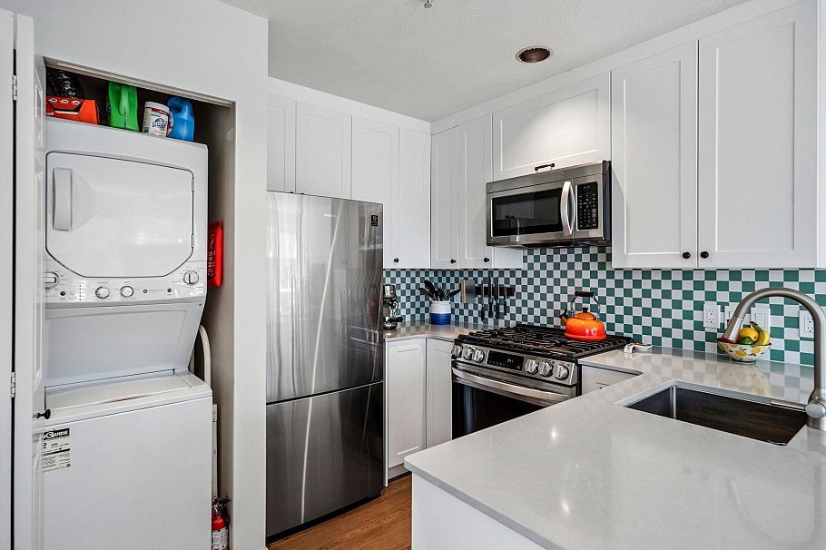 302 1510 Grant Street Vancouver, BC - 7