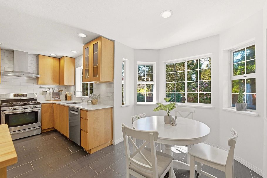 4063 Shone Road North Vancouver, BC - 9