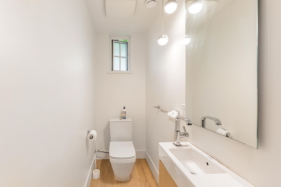 7331 Granville Street Vancouver, BC - 14