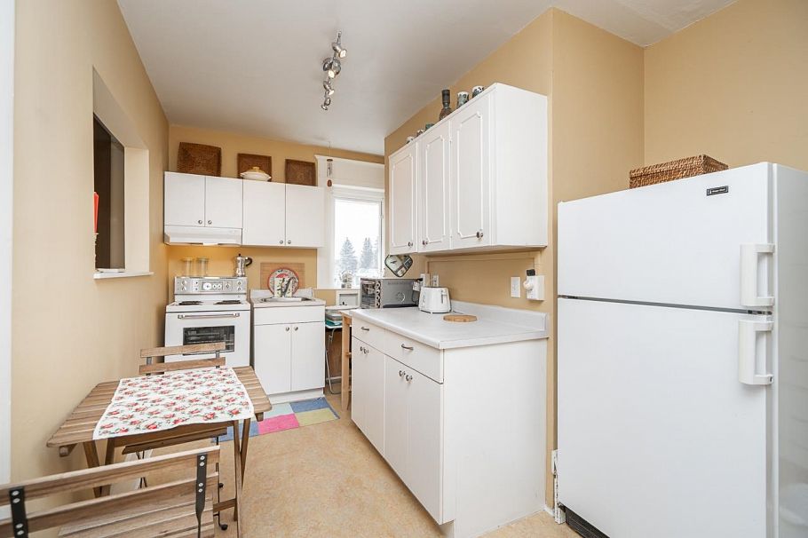111 E 61st Avenue Vancouver, BC - 17