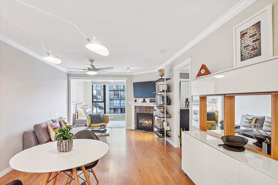 206 175 E 10th Street North Vancouver, BC - 2