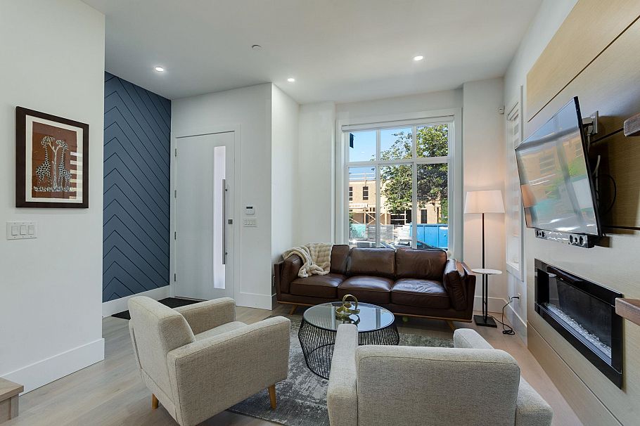 2868 E 49th Avenue Vancouver, BC - 8