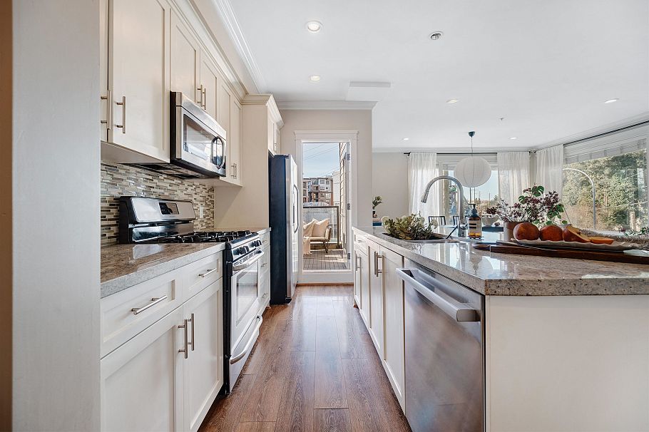 308 Seymour River Place North Vancouver, BC - 2