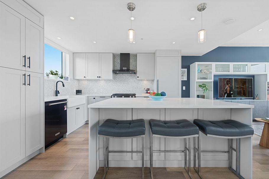 402 505 E 2nd Street North Vancouver, BC - 4