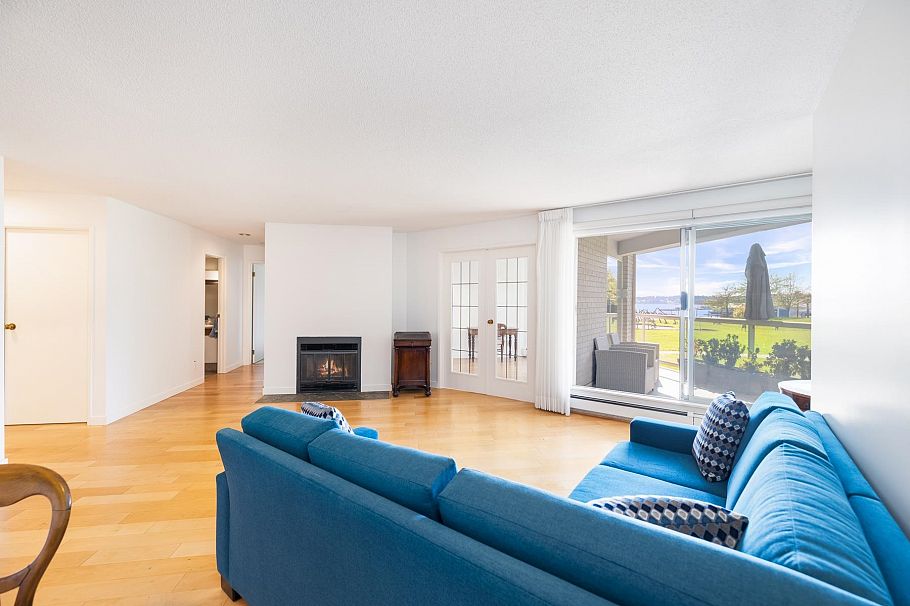 1206 33 Chesterfield Place North Vancouver, BC - 11