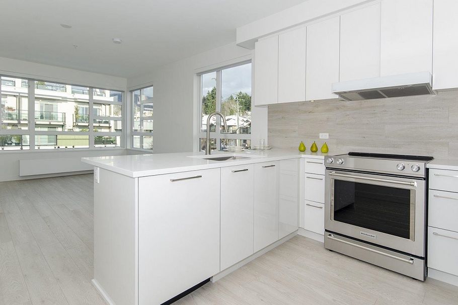 315 711 W 14th Street North Vancouver, BC - 3