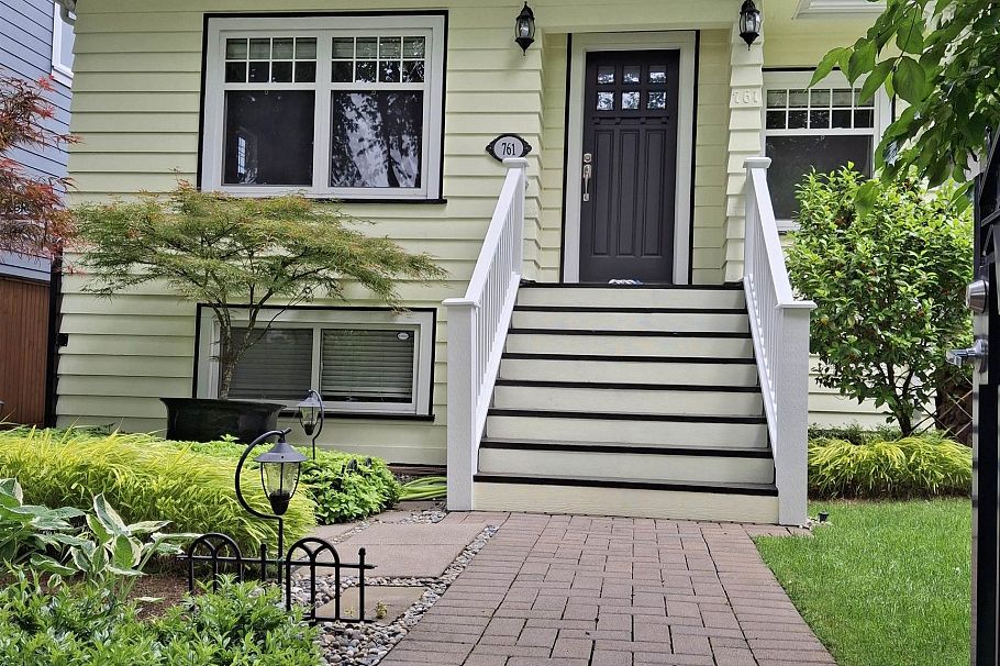 761 W 26th Avenue Vancouver, BC - 25