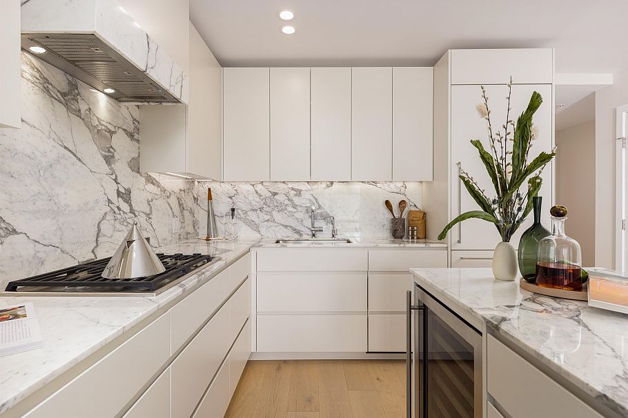 309 3668 W 10th Avenue Vancouver, BC - 4
