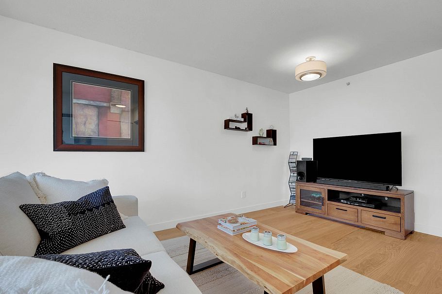 801 488 Helmcken Street Street Vancouver, BC - 2