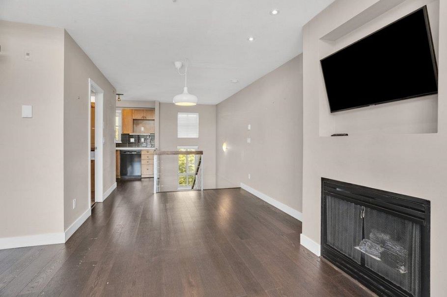 26 2375 W Broadway Vancouver, BC - 13