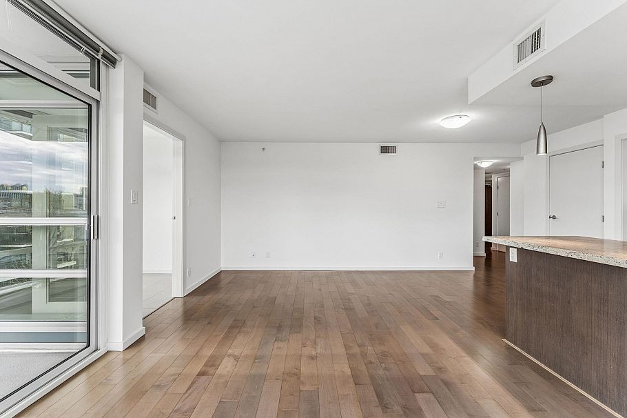 503 89 W 2nd Avenue Vancouver, BC - 2