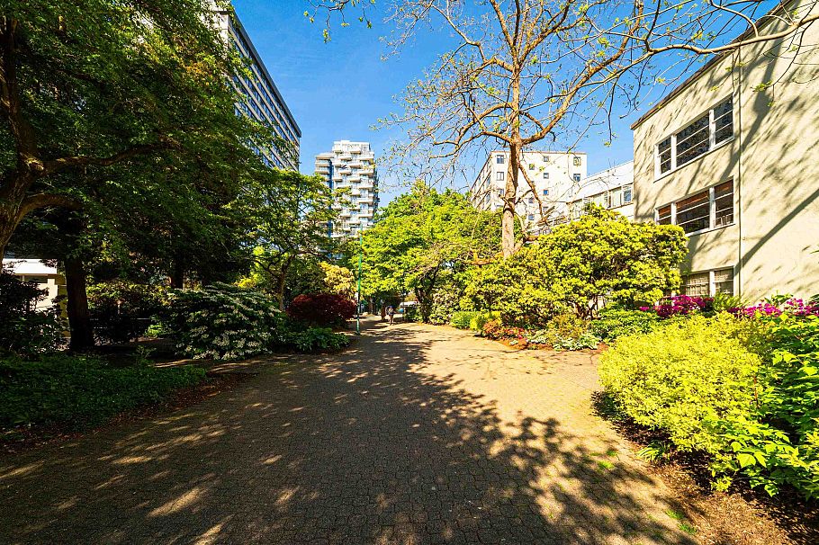 307 1565 Burnaby Street Vancouver, BC - 17
