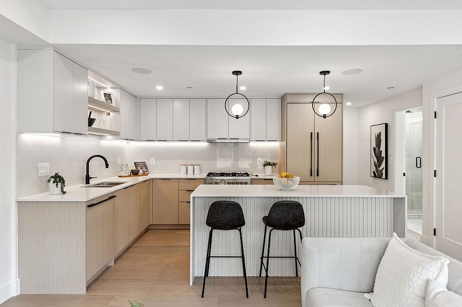 3383 Victoria Drive Vancouver, BC - 2