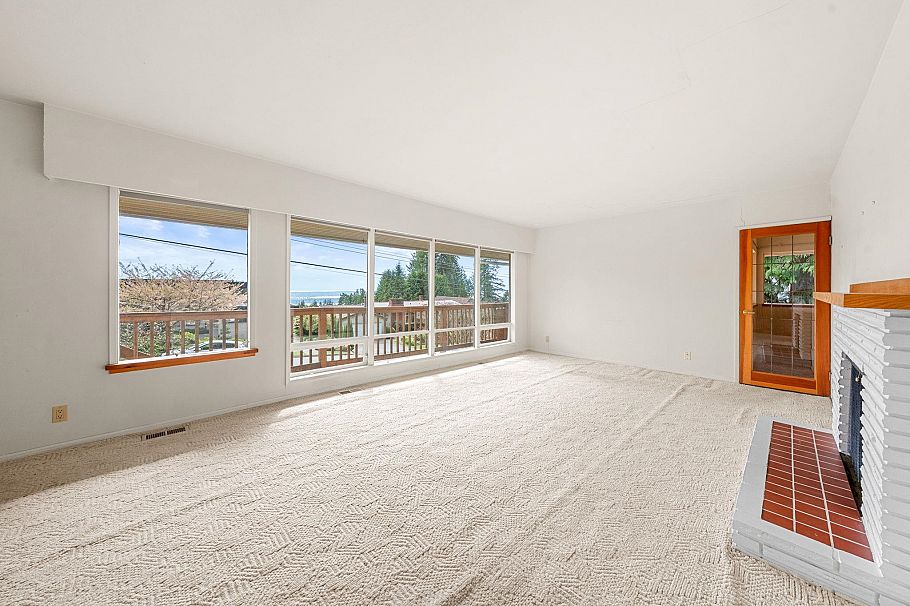 234 Rondoval Crescent North Vancouver, BC - 8