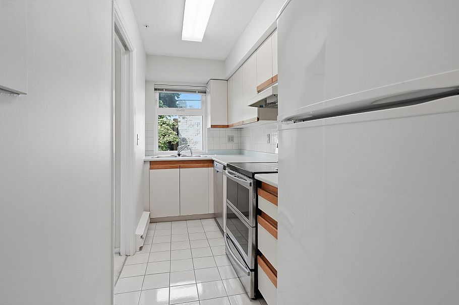 737 W 7th Avenue Vancouver, BC - 10