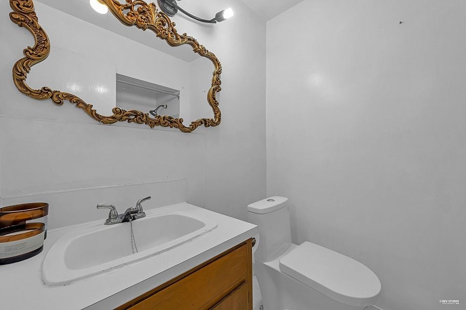 3006 E 27th Avenue Vancouver, BC - 20
