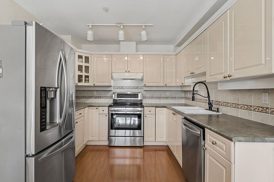 3 222 E 5th Street North Vancouver, BC - 18