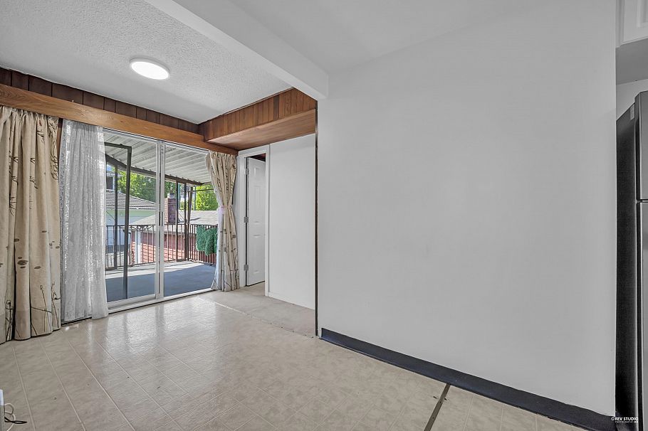 3006 E 27th Avenue Vancouver, BC - 15