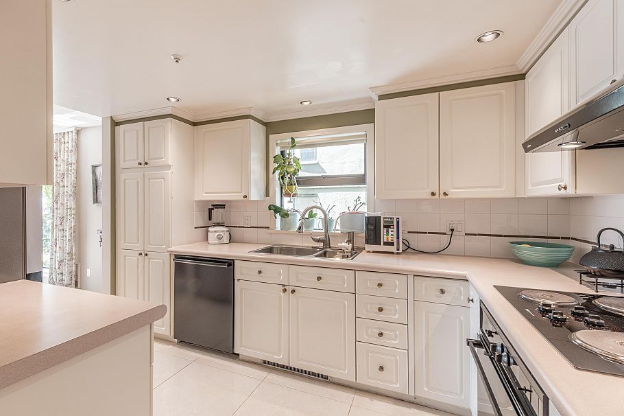 302 1520 Harwood Street Vancouver, BC - 19