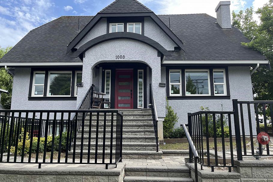 1008 E 24th Avenue Vancouver, BC - 1