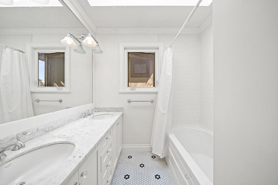 125 W 39th Avenue Vancouver, BC - 30