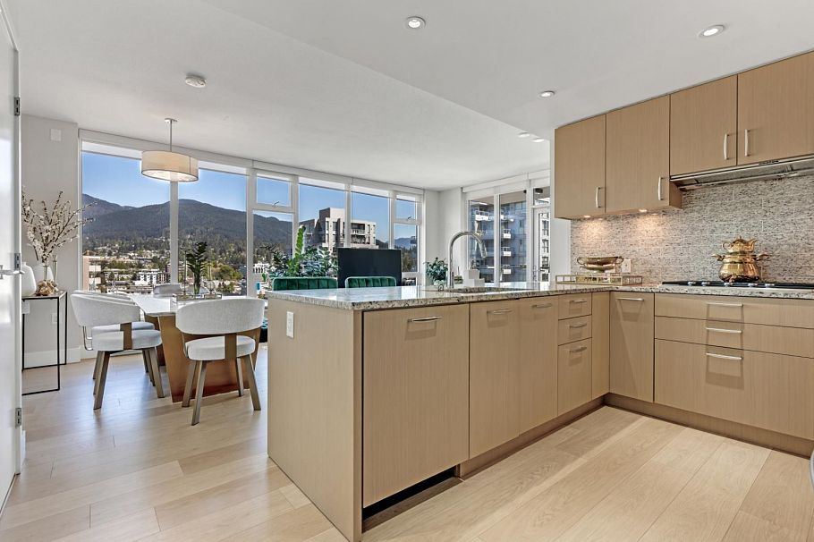 1401 150 W 15th Street North Vancouver, BC - 1