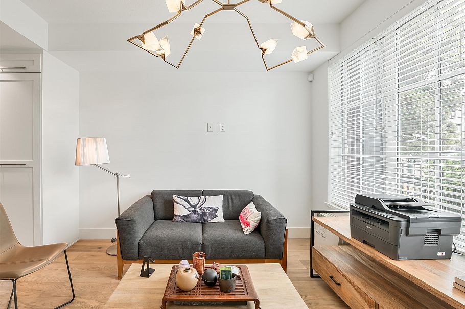 7331 Granville Street Vancouver, BC - 5
