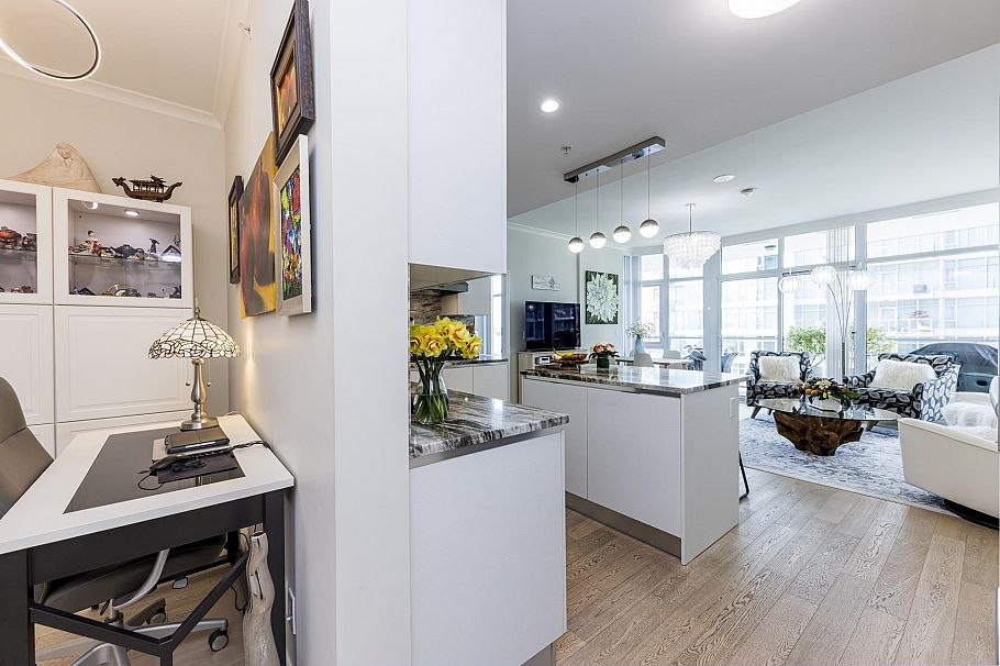303 185 Victory Ship Way North Vancouver, BC - 11