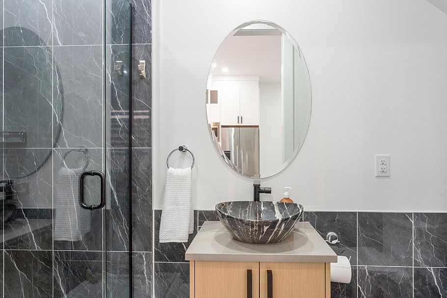 2868 E 49th Avenue Vancouver, BC - 11