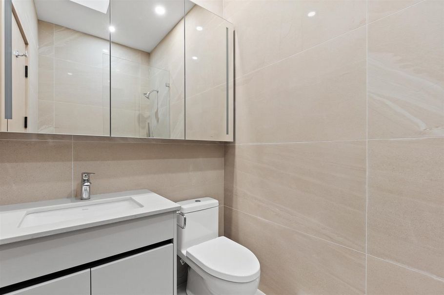 1510 W 61st Avenue Vancouver, BC - 9