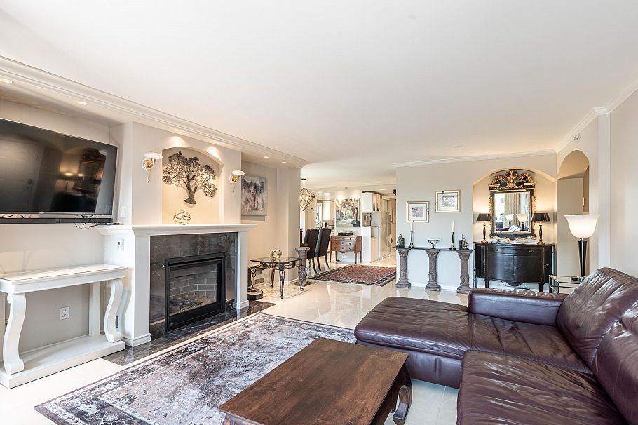 302 1520 Harwood Street Vancouver, BC - 2