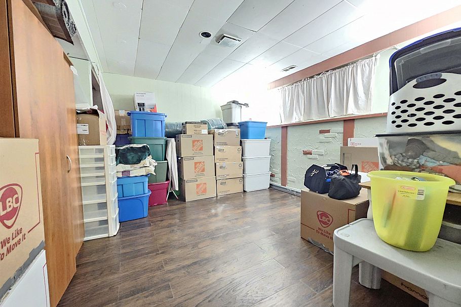 435 E Osborne Road North Vancouver, BC - 18