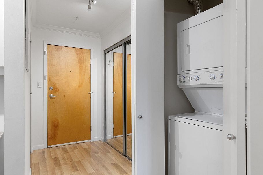 311 2680 W 4th Avenue Vancouver, BC - 17