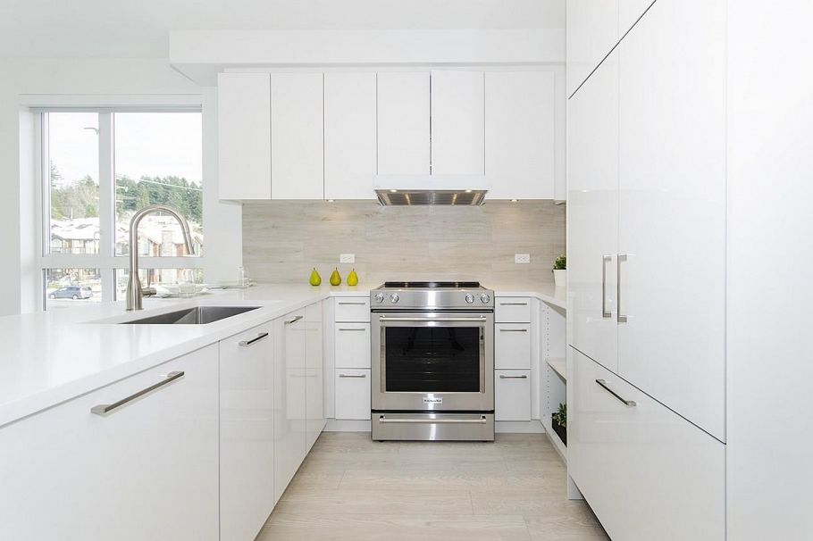 315 711 W 14th Street North Vancouver, BC - 2