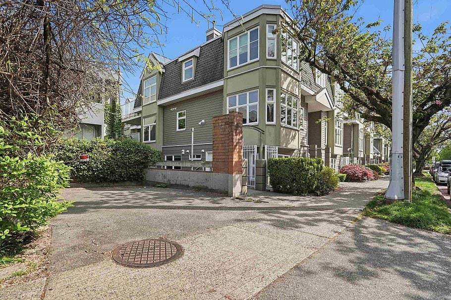 737 W 7th Avenue Vancouver, BC - 1