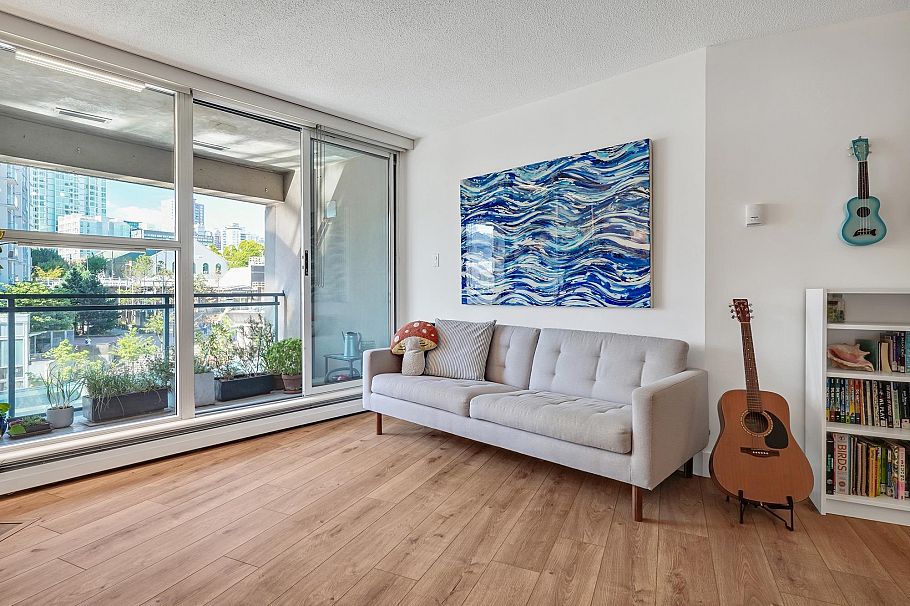 306 183 Keefer Place Vancouver, BC - 3