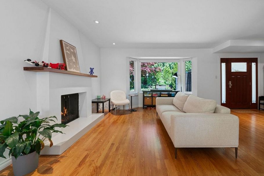 707 E Braemar Road North Vancouver, BC - 6