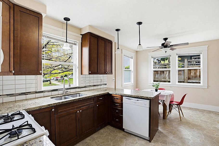 832 Salsbury Drive Vancouver, BC - 9