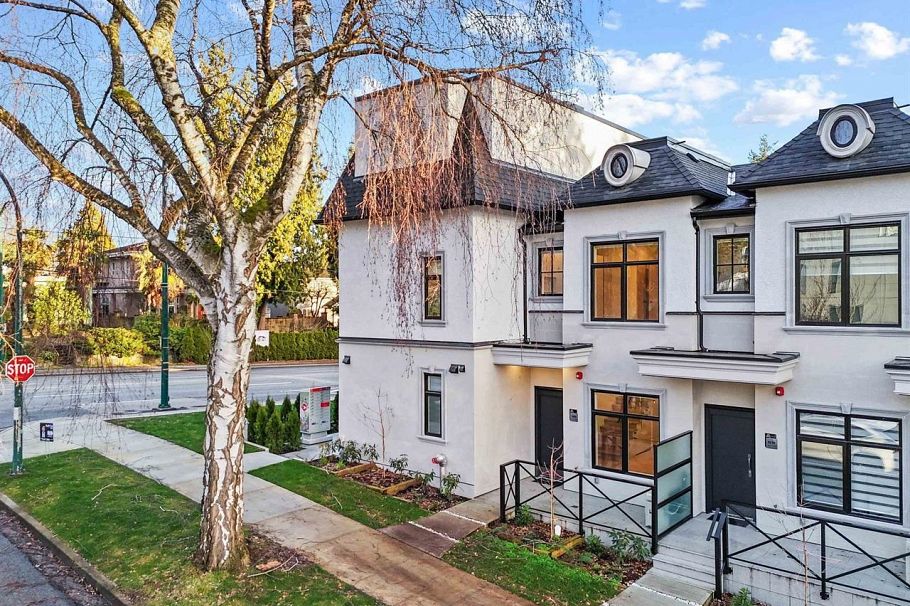 1510 W 61st Avenue Vancouver, BC - 2